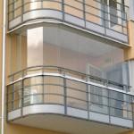 osteklenie-balkonov-materialy-i-sposoby-1
