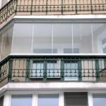 osteklenie-balkonov-materialy-i-sposoby-3